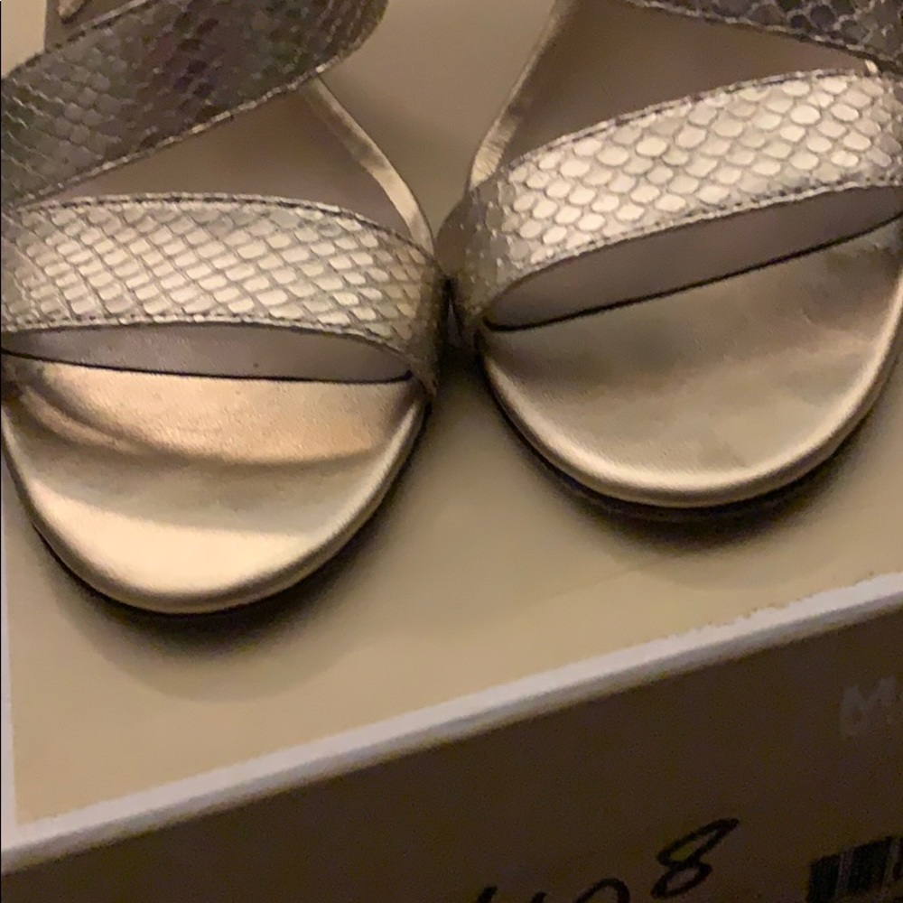 Heels - Picture 2 of 5